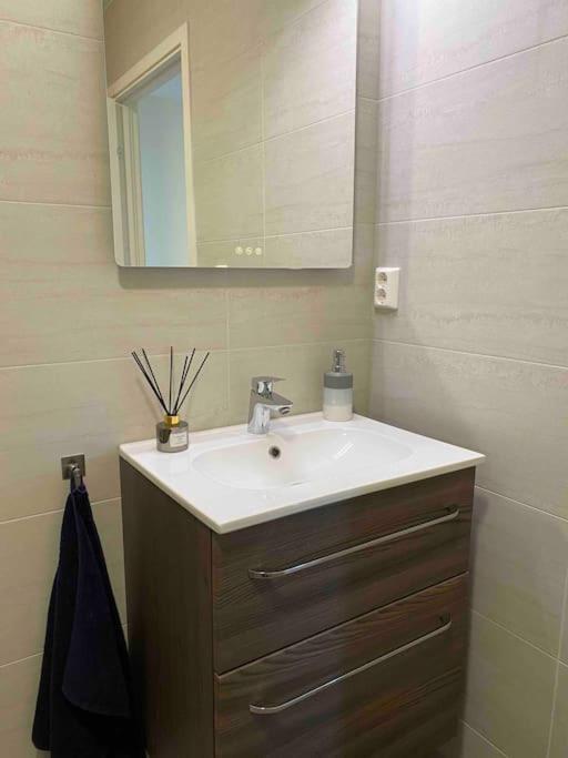 Moderne Midt I Sentrum Av Apartment *