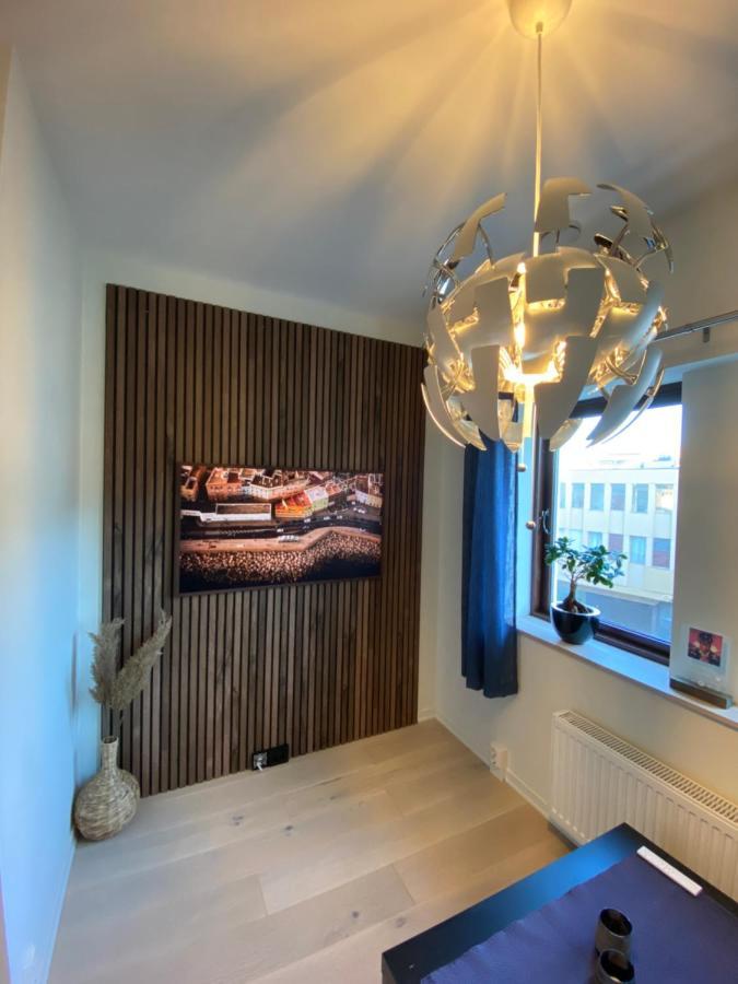 Moderne Midt I Sentrum Av